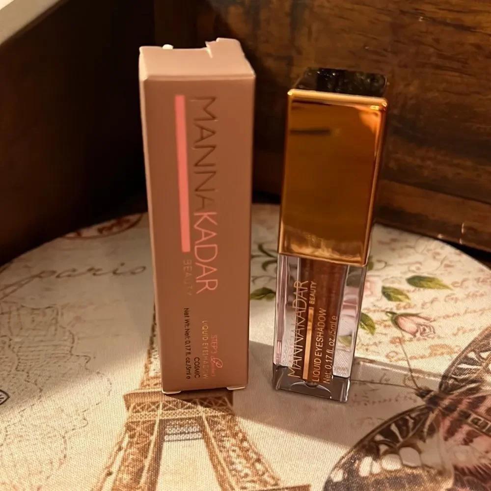NEW! *Manna Kadar* Liquid Eyeshadow in Cosmic